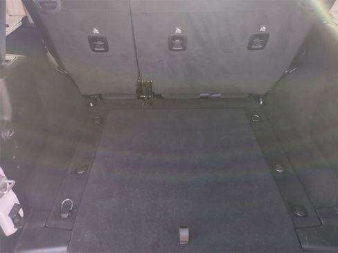 Used 2020 Jeep Wrangler Unlimited Sahara image 32