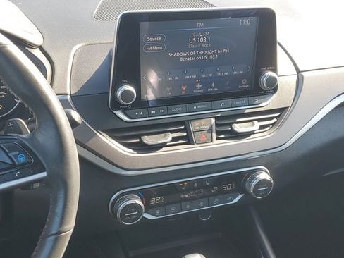 Used 2024 Nissan Altima 2.5 SR image 14