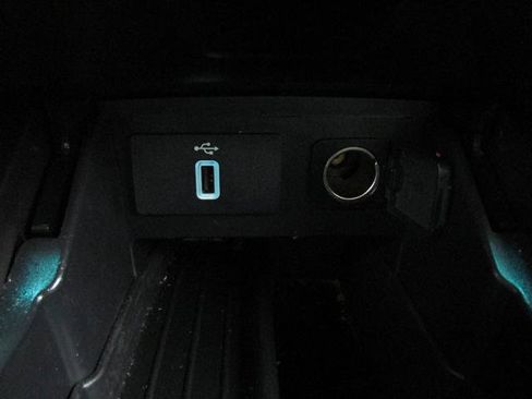 Used 2017 Ford Explorer XLT w/ Equipment Group 202A image 14