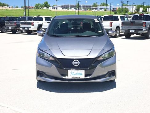 Certified 2025 Nissan Leaf S FWD image 3