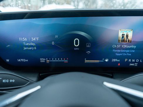 Used 2025 Buick Enclave Preferred image 12