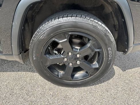 Used 2021 Jeep Grand Cherokee Freedom Edition RWD image 32