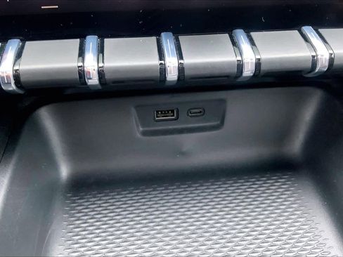 Used 2026 GMC Terrain Denali image 35