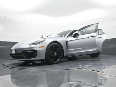 Certified 2023 Porsche Panamera 4 AWD/4WD image 30