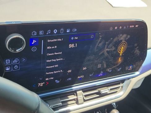 Certified 2025 Chevrolet Equinox EV LT w/ Convenience Package FWD image 30