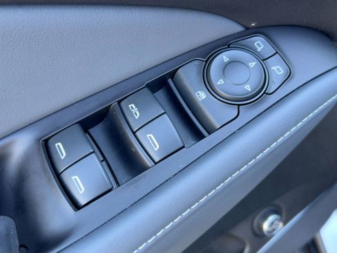 Certified 2020 Buick Enclave Essence image 19