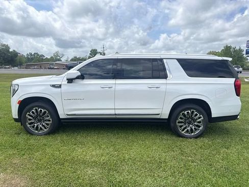 Used 2023 GMC Yukon XL Denali Ultimate AWD/4WD image 4