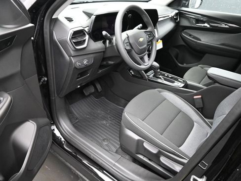 New 2026 Chevrolet TrailBlazer LT w/ Driver Confidence Package FWD image 14