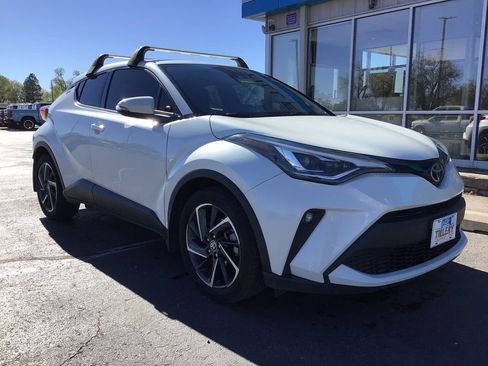 Used 2020 Toyota C-HR Limited image 2