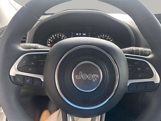 Used 2023 Jeep Renegade Latitude AWD/4WD image 7