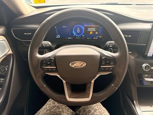 Used 2020 Ford Explorer Platinum w/ Premium Technology Package AWD/4WD image 23