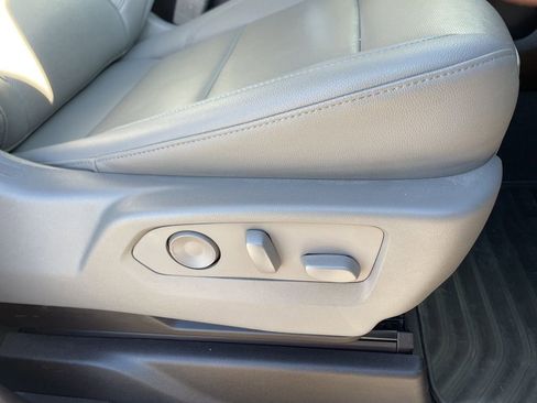 Used 2022 Chevrolet Silverado 1500 LTZ w/ LTZ Convenience Package II image 19