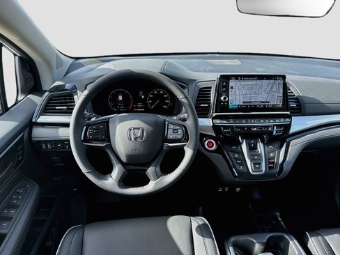 New 2026 Honda Odyssey Touring image 18