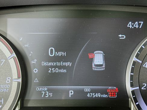 Used 2024 Toyota Highlander LE image 19