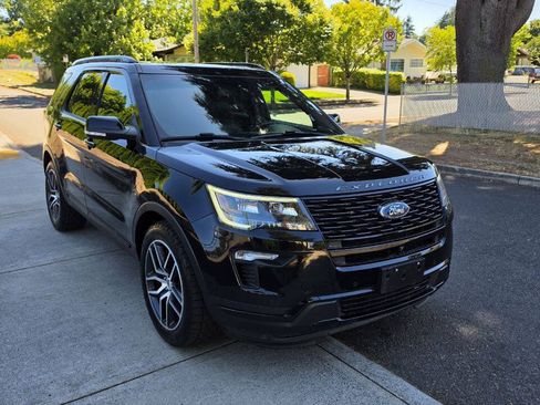 Used 2018 Ford Explorer Sport w/ Equipment Group 401A AWD/4WD image 3