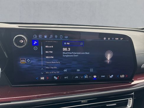 Used 2025 Chevrolet Traverse Z71 w/ Driver Confidence Package image 17