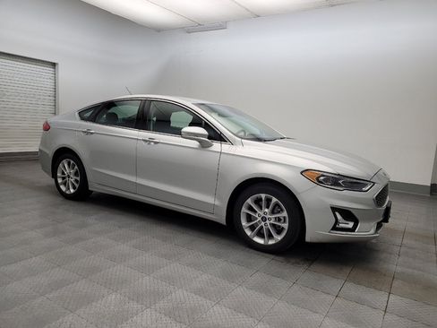 Used 2019 Ford Fusion Energi Titanium image 11