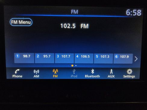 Used 2024 Nissan Sentra S image 25