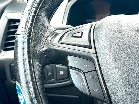 Used 2024 Ford Edge SE AWD/4WD image 29