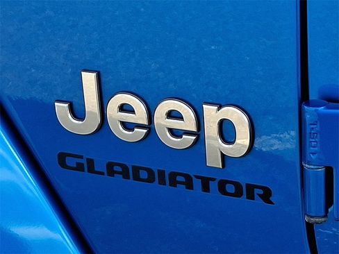 Used 2021 Jeep Gladiator Overland w/ LED Lighting Group image 30