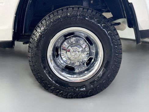 Used 2024 RAM 3500 Tradesman w/ Chrome Appearance Group AWD/4WD image 37