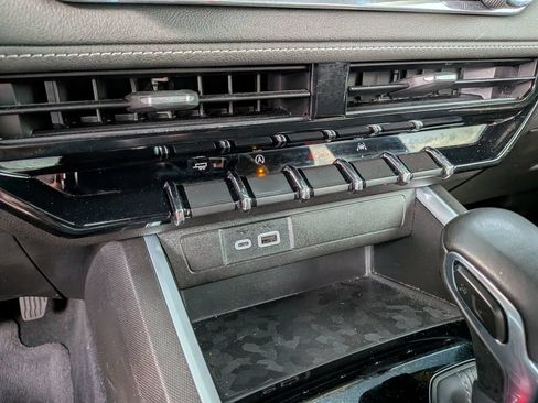 Used 2023 Chevrolet Colorado LT w/ LT Convenience Package RWD image 19