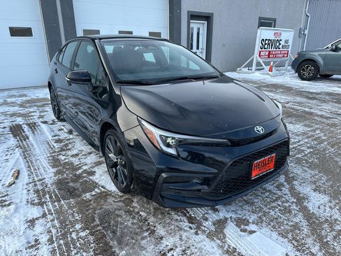 Used 2023 Toyota Corolla SE FWD image 2