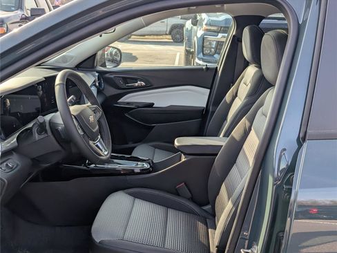 New 2026 Chevrolet Trax LT w/ Sunroof Package image 11