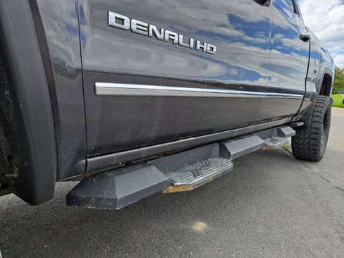 Used 2016 GMC Sierra 2500 Denali w/ Duramax Plus Package AWD/4WD image 9