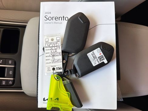 Used 2024 Kia Sorento S w/ Panoramic Sunroof Package AWD/4WD image 36