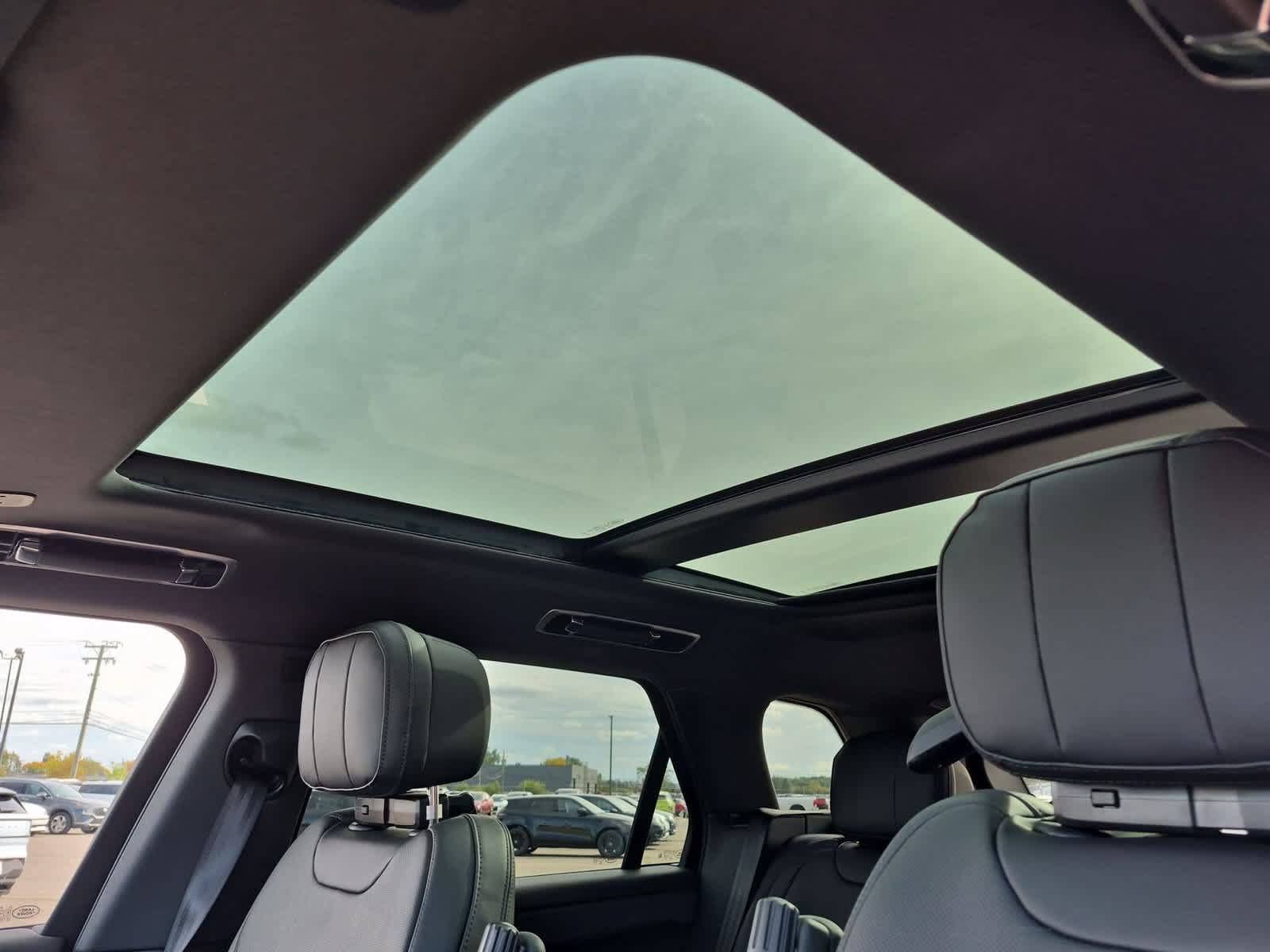 New 2027 Land Rover Range Rover Sport SE AWD/4WD image 19
