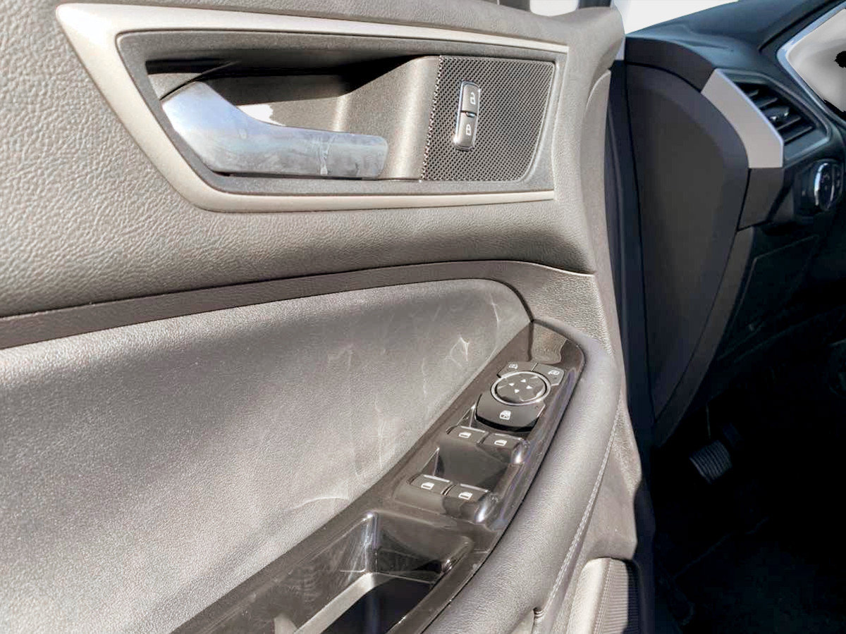 Used 2019 Ford Edge SEL AWD/4WD image 12
