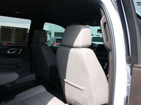 Used 2022 Chevrolet Tahoe LT w/ Luxury Package RWD image 38