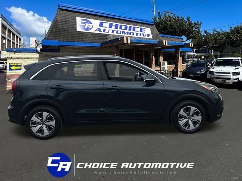 Used 2019 Kia Niro EX Premium w/ Sunroof Package FWD image 9