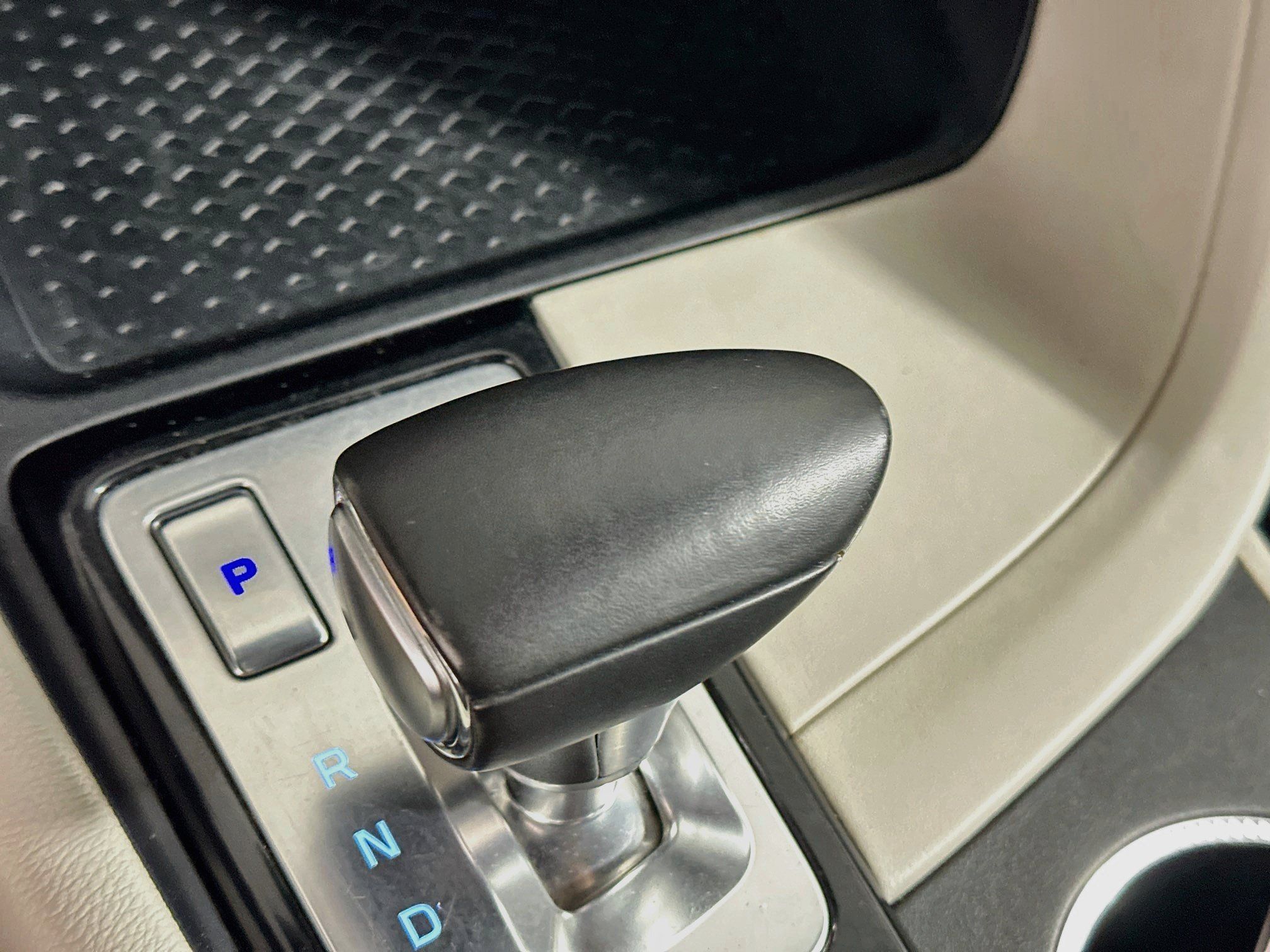 Used 2025 Genesis G70 2.5T RWD image 25