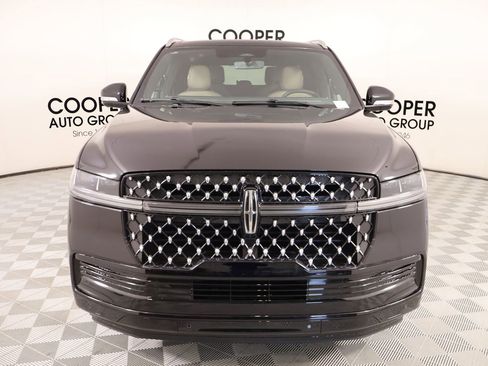 New 2026 Lincoln Navigator L Black Label AWD/4WD image 9