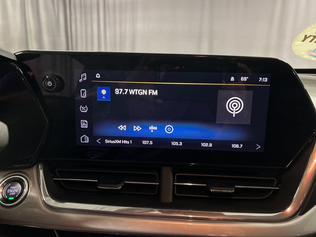 Used 2025 Chevrolet Trax LT FWD image 15