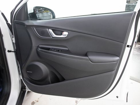 Used 2023 Hyundai Kona Limited AWD/4WD image 10