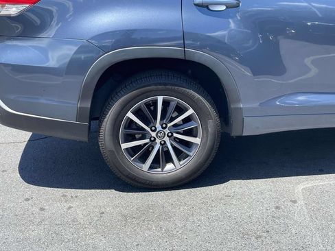 Used 2017 Toyota Highlander XLE FWD image 9