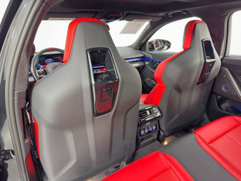 Used 2025 BMW M5 w/ Carbon Package image 39