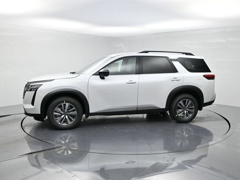 New 2026 Nissan Pathfinder SL FWD image 3
