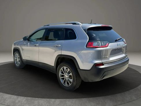 Used 2019 Jeep Cherokee Latitude Plus w/ Cold Weather Group AWD/4WD image 4