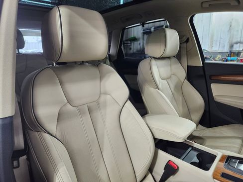 Used 2023 Audi Q5 e Premium Plus w/ Premium Plus Package image 14