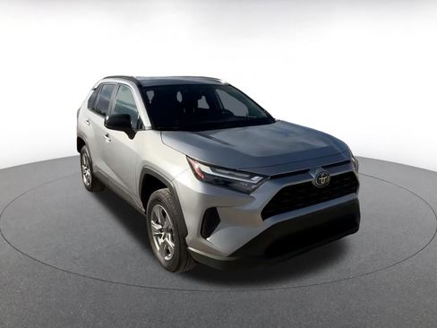 Used 2025 Toyota RAV4 LE image 3