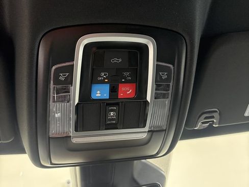 New 2026 RAM 1500 Laramie AWD/4WD image 15