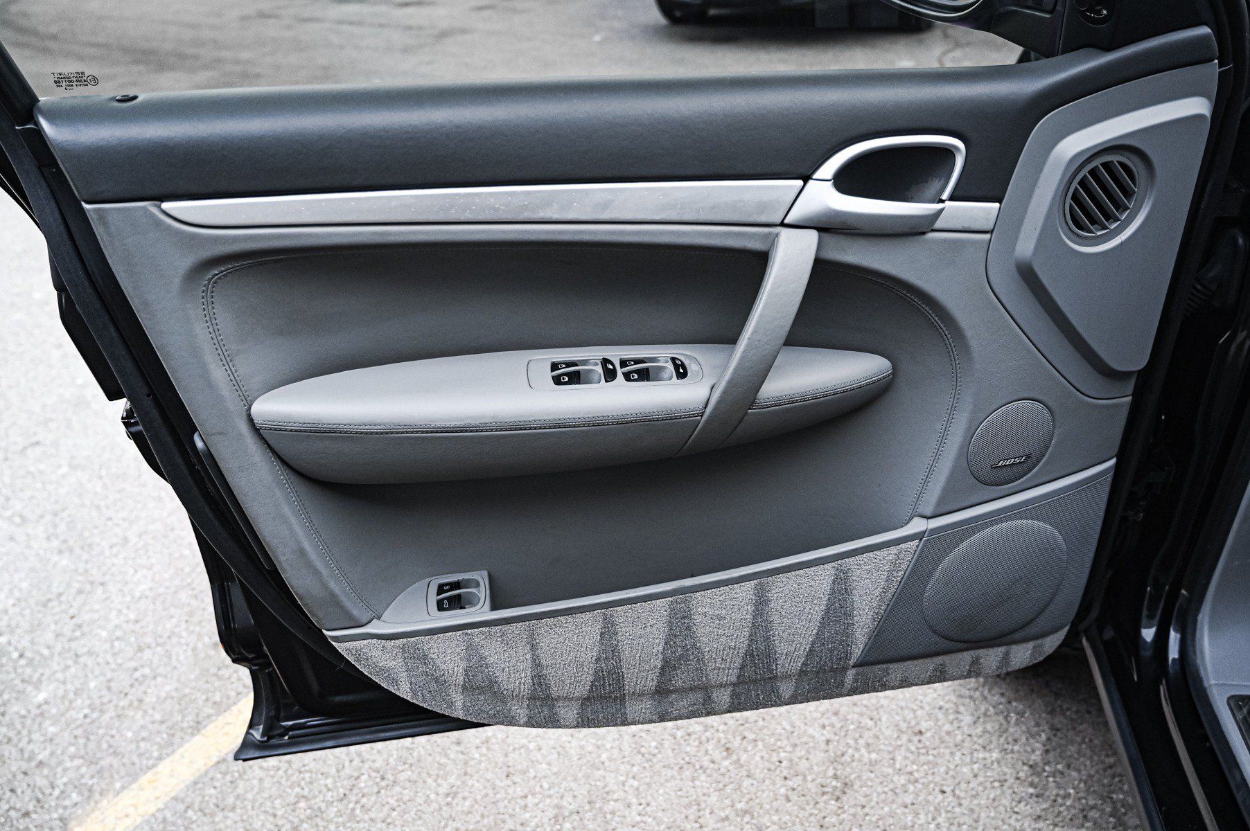 Used 2004 Porsche Cayenne S AWD/4WD image 14