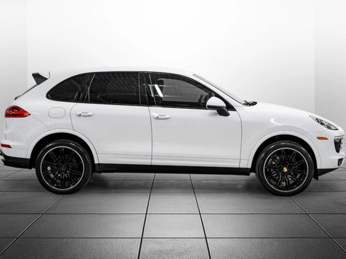 Used 2017 Porsche Cayenne Platinum Edition image 7