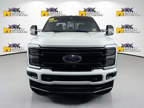 Used 2025 Ford F250 Platinum AWD/4WD image 2
