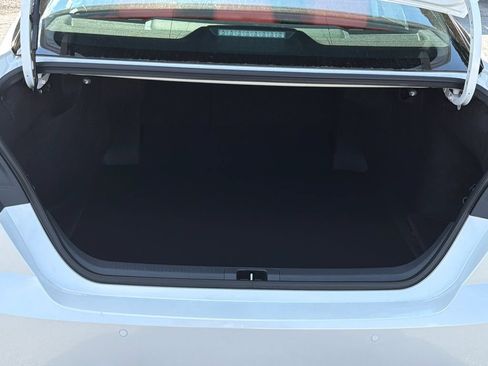 New 2026 Toyota Camry Hybrid FWD image 18