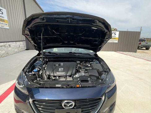 Used 2018 MAZDA MAZDA3 Grand Touring image 44